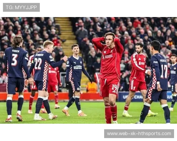 利物浦角球战术极具威胁，范迪克头球顶偏