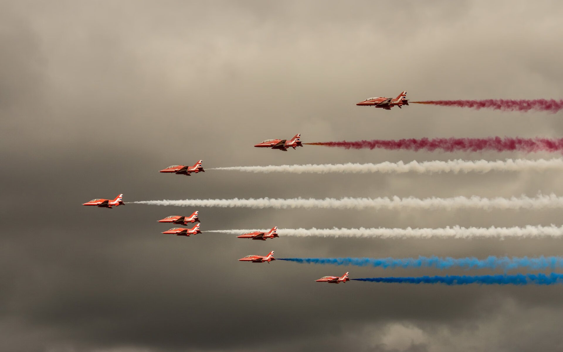 华体会在线下载-英超比赛中通过语言声调建模识别裁判指令的紧急等级，英超 裁判