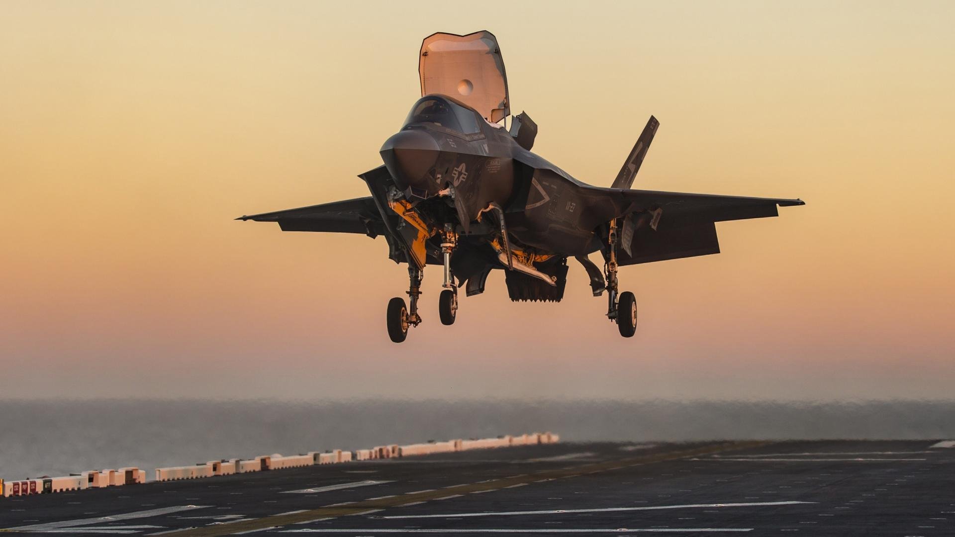 “美洲狮队表现超群，成为橄榄球未来竞争者之一”