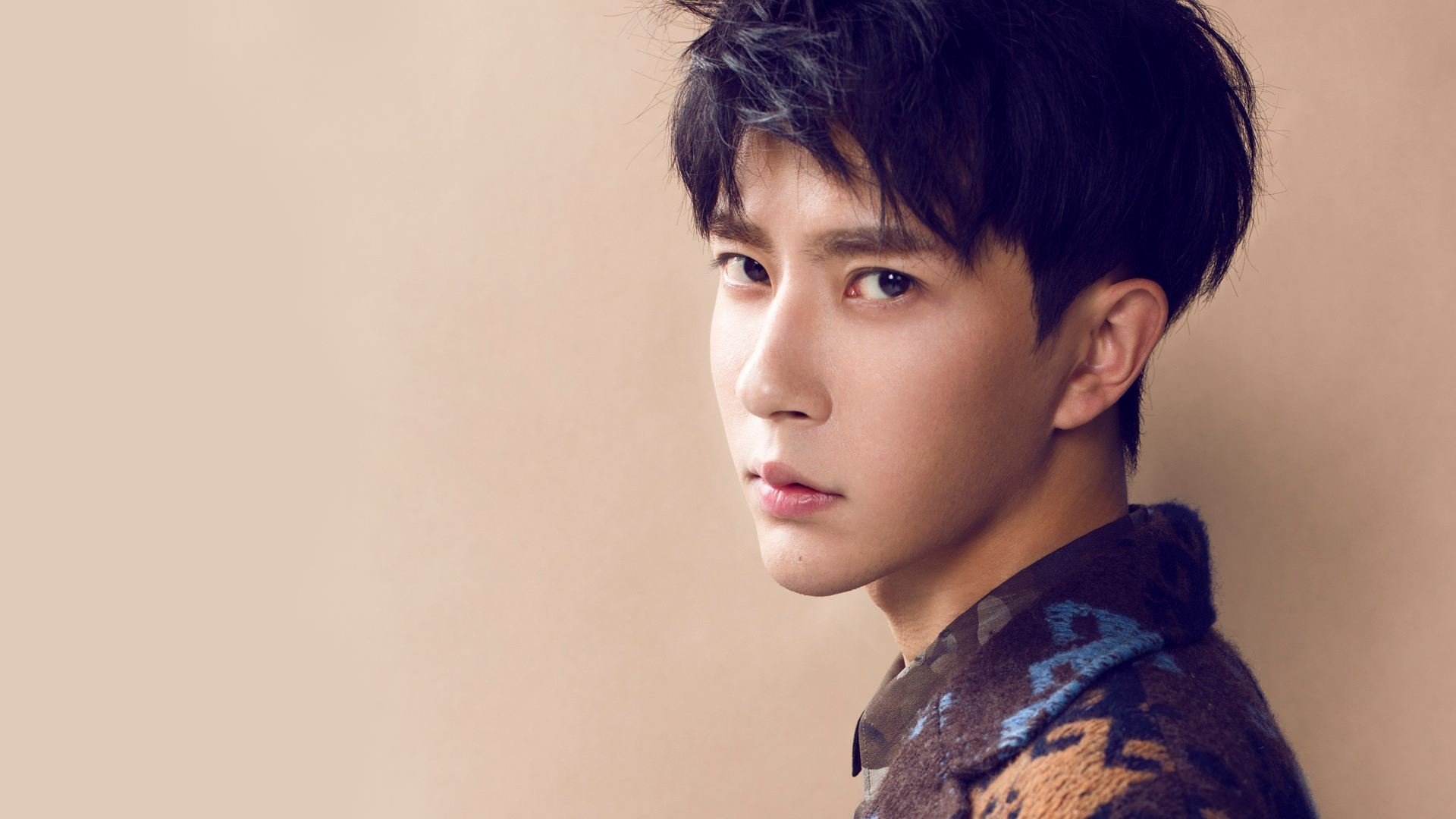 未来足球赛事场馆融合智慧照明和环境监测系统，打造绿色生态场馆